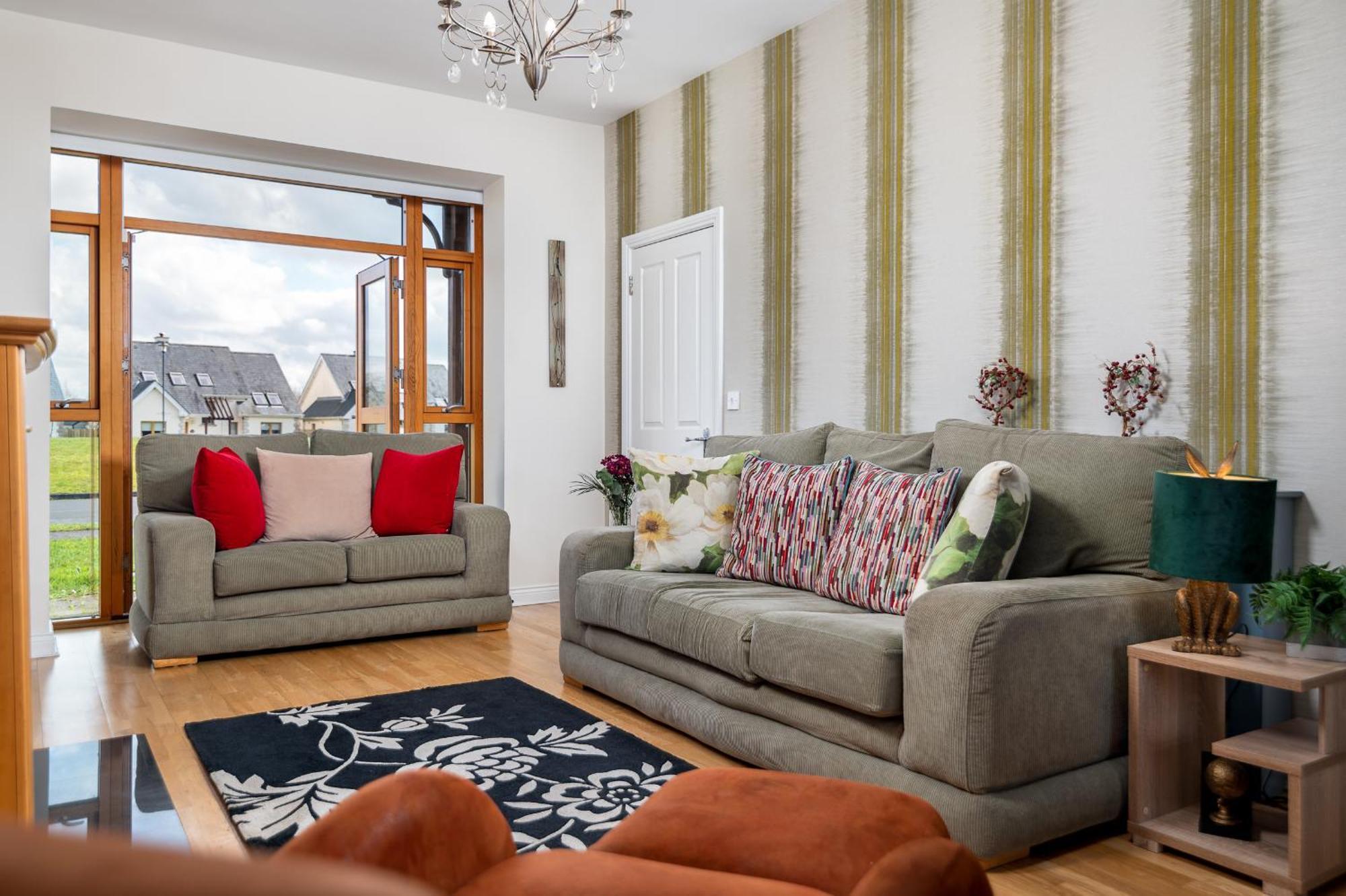 Shannonside - Stylish 5 Bed Marina Home & 40Ft Mooring Termonbarry Екстер'єр фото