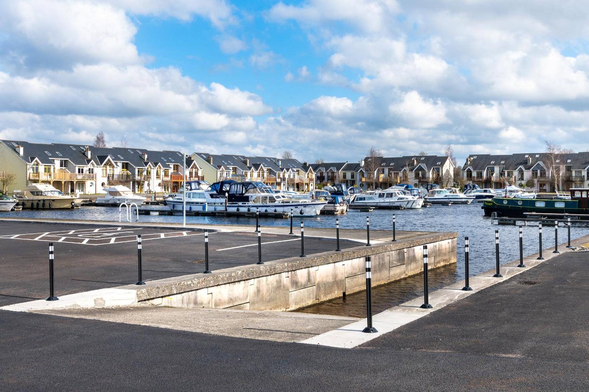 Shannonside - Stylish 5 Bed Marina Home & 40Ft Mooring Termonbarry Екстер'єр фото