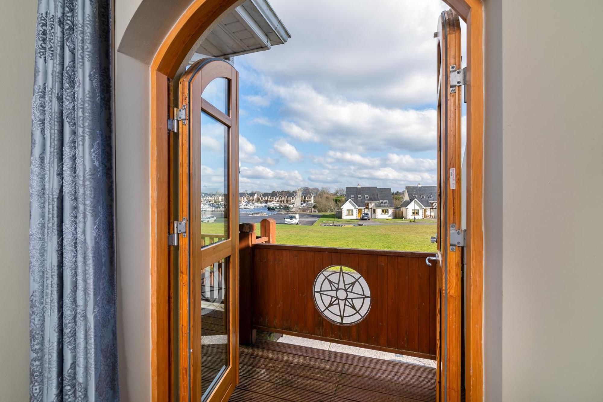 Shannonside - Stylish 5 Bed Marina Home & 40Ft Mooring Termonbarry Екстер'єр фото