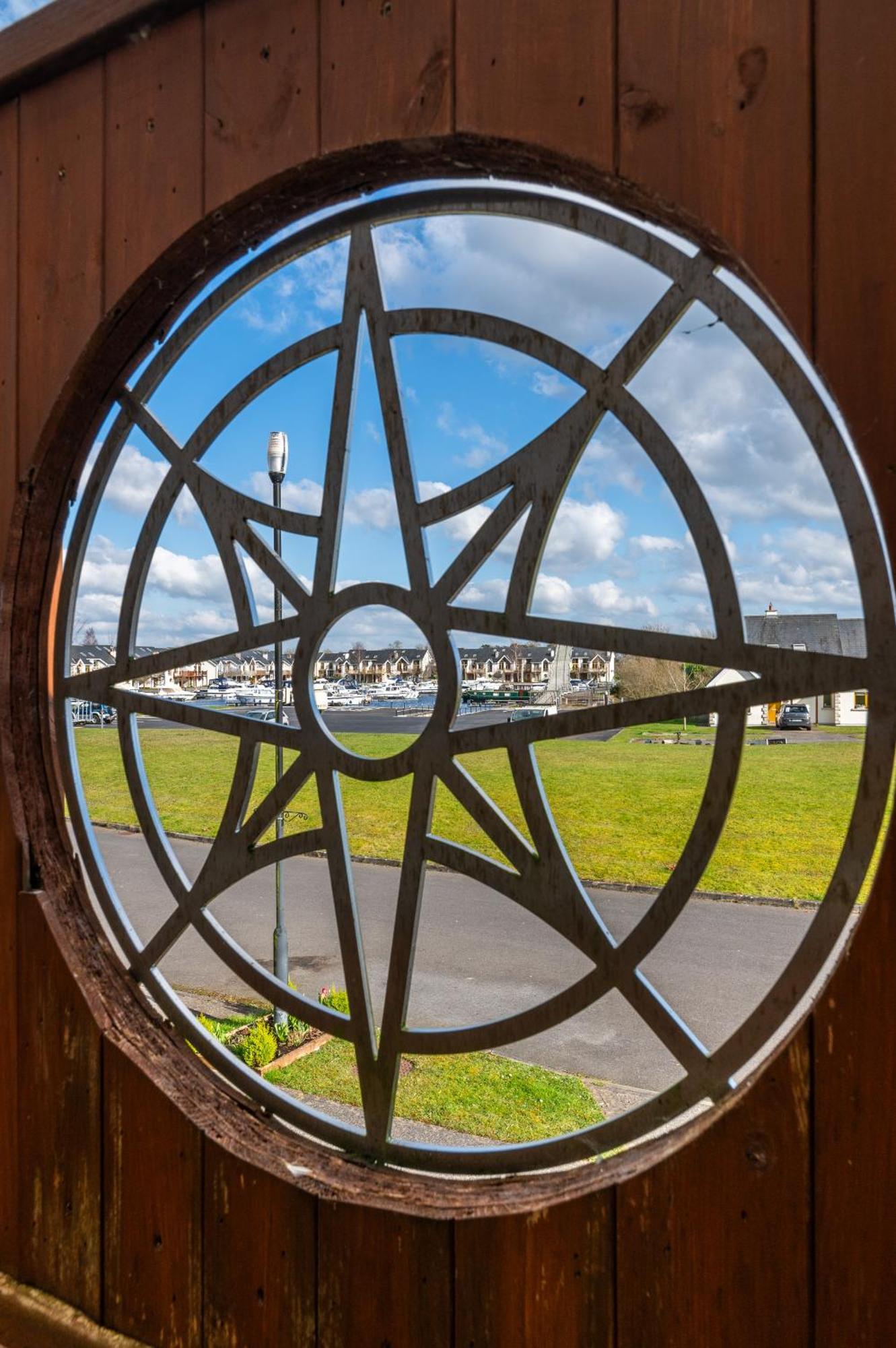 Shannonside - Stylish 5 Bed Marina Home & 40Ft Mooring Termonbarry Екстер'єр фото