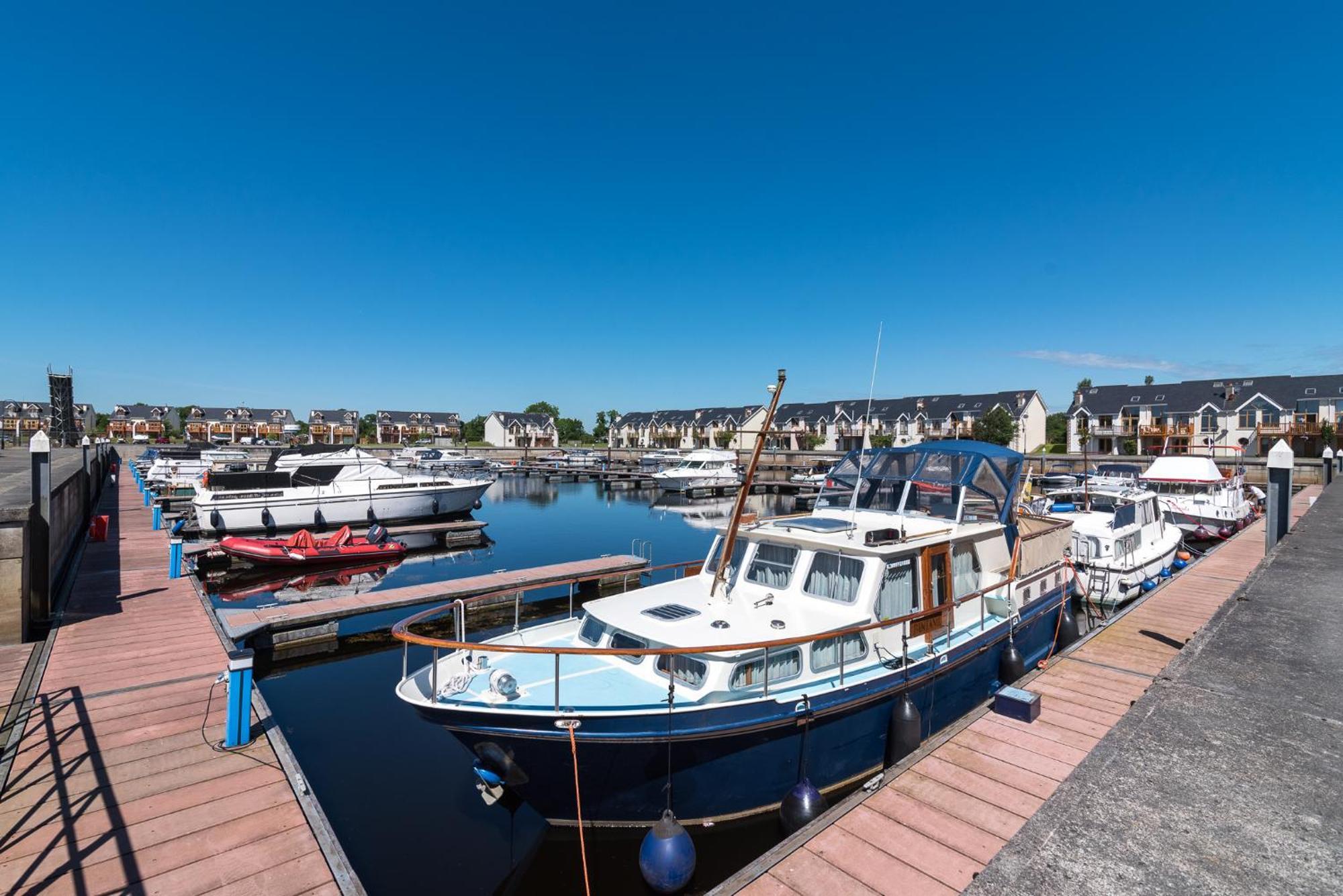 Shannonside - Stylish 5 Bed Marina Home & 40Ft Mooring Termonbarry Екстер'єр фото