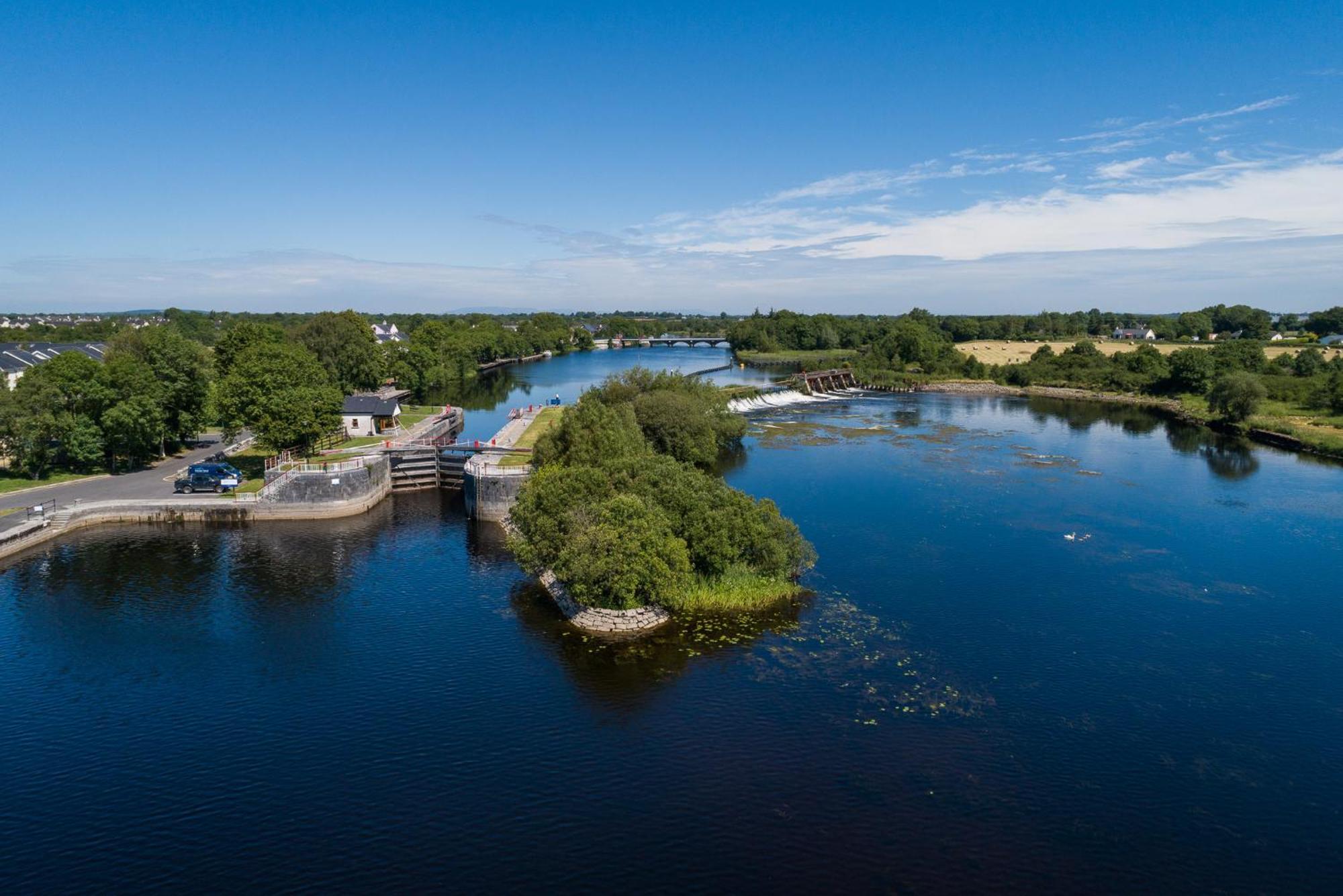 Shannonside - Stylish 5 Bed Marina Home & 40Ft Mooring Termonbarry Екстер'єр фото