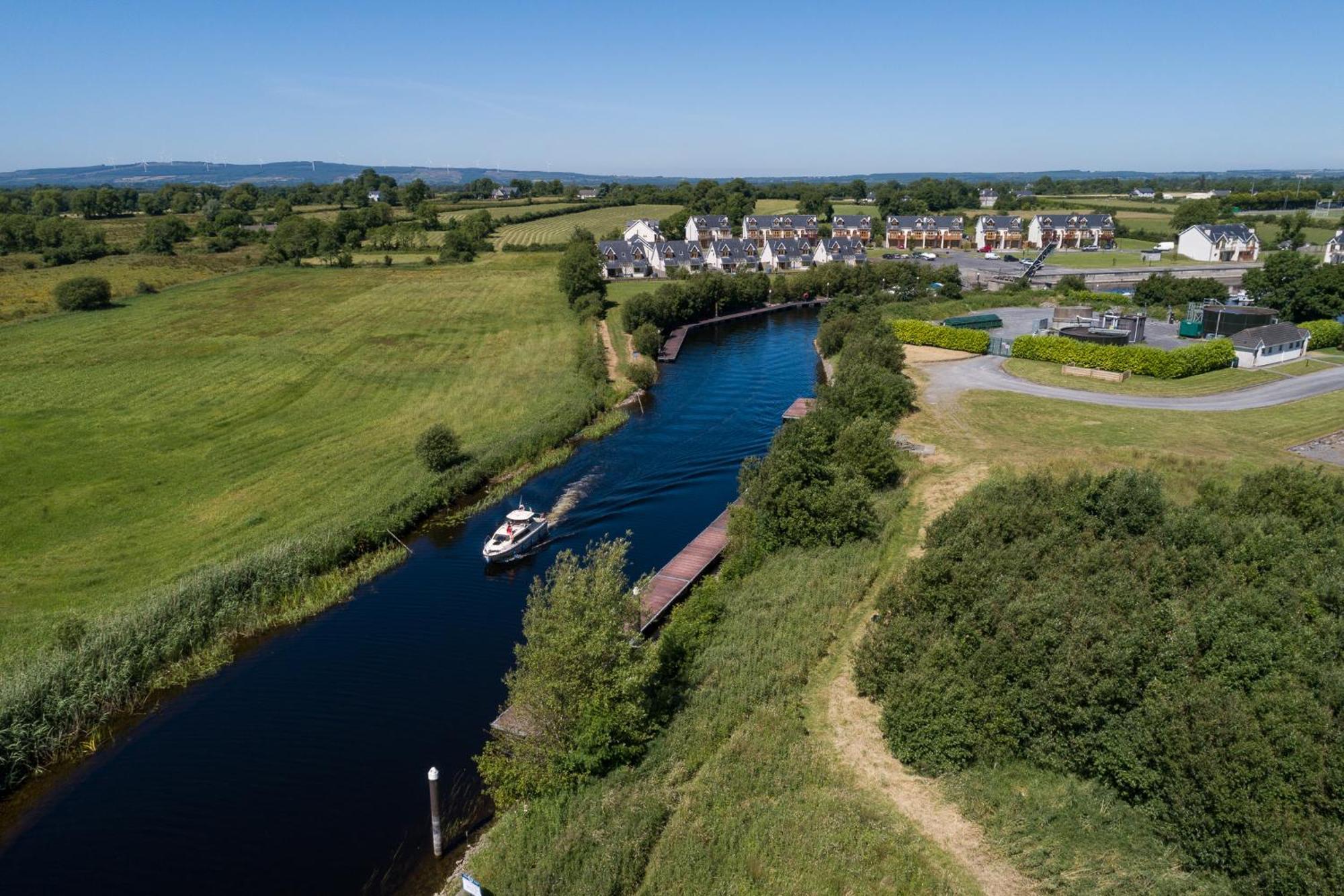 Shannonside - Stylish 5 Bed Marina Home & 40Ft Mooring Termonbarry Екстер'єр фото